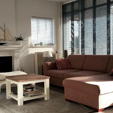 Cozy In With Balcony Apartment